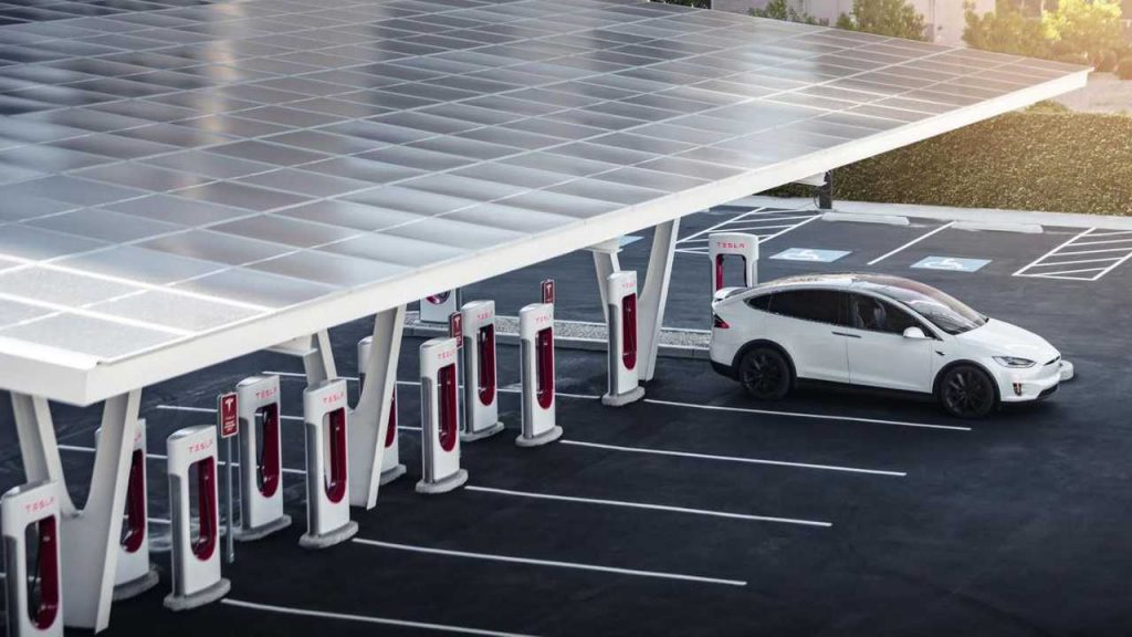 Tesla Supercharger V3 ที่ใหญ่ที่สุดได้รับการอนุมัติใน Santa Monica